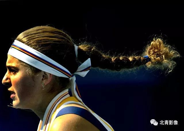 他一瘸一拐 他一瘸一拐