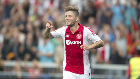 湖人侧翼新 湖人侧翼新